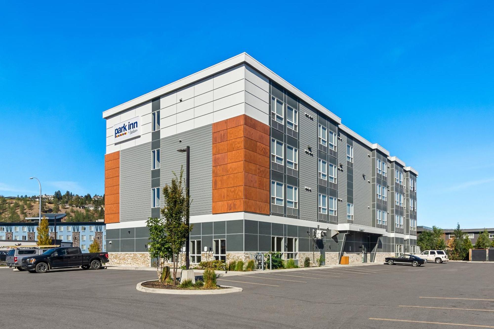 Park Inn By Radisson, Kelowna Exterior photo